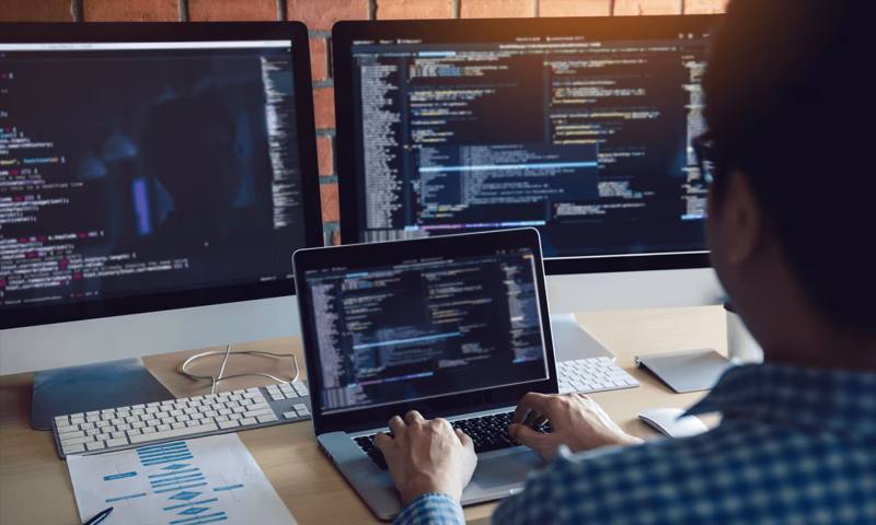 数据科学选型:R与Python如何赋能湛江网站建设?